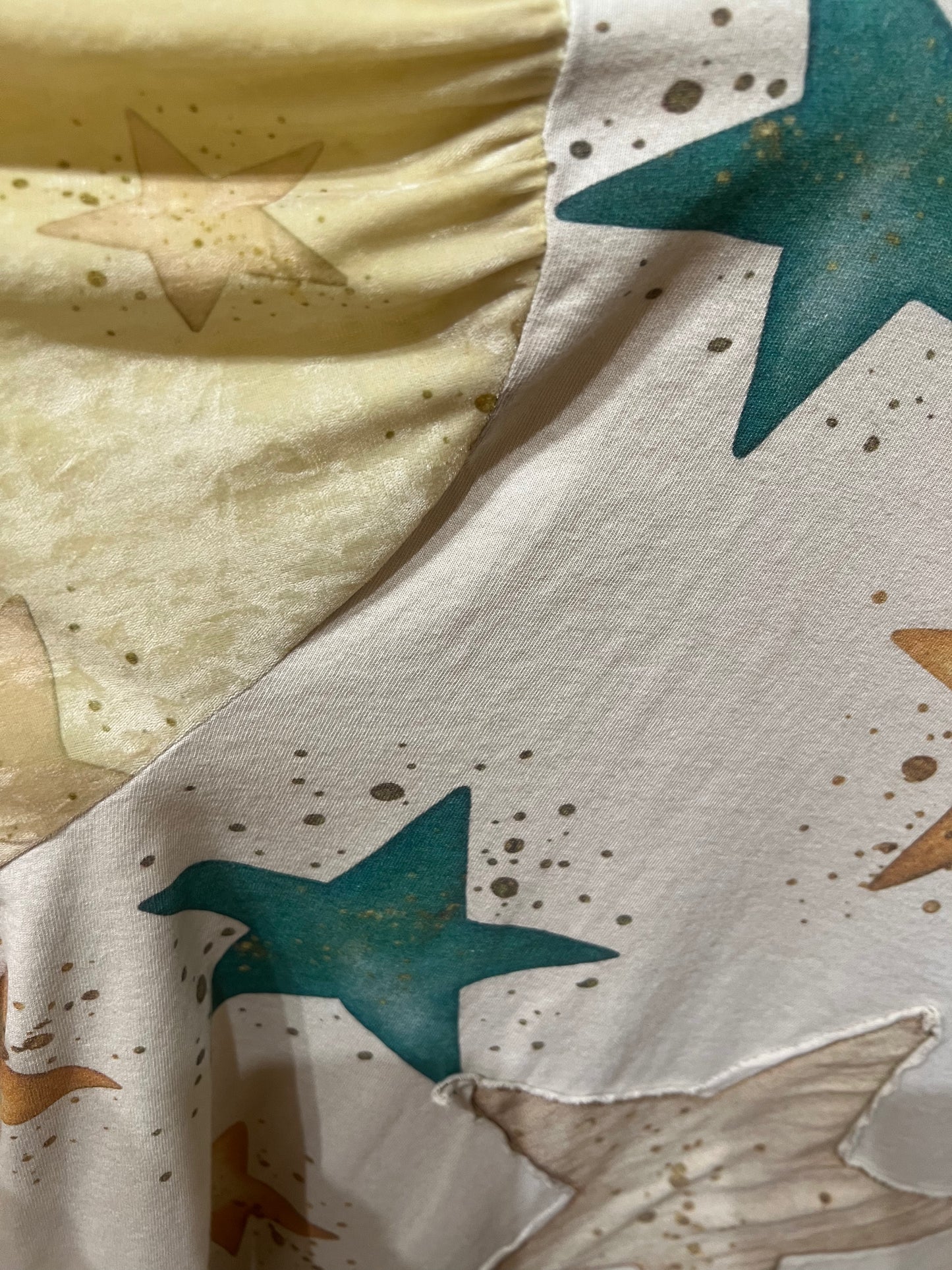 A Rare Bird Vintage Inspired Christmas Appliqué Top. Hi-Lo